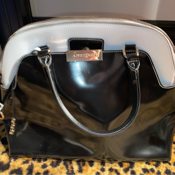A Bellucci Black and white Satchel - Picture 3 of 10